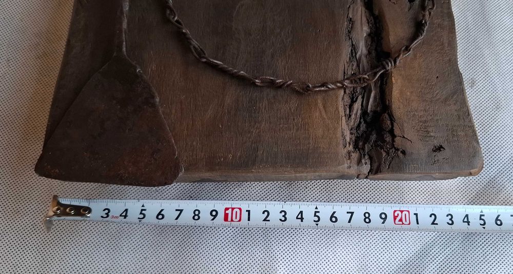 Стенен Часовник Старо Дърво с Огрибка-Арт Акцент с Характер