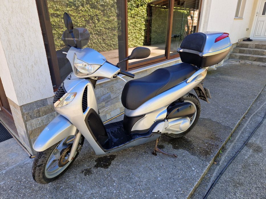 Хонда  sh125 скутер