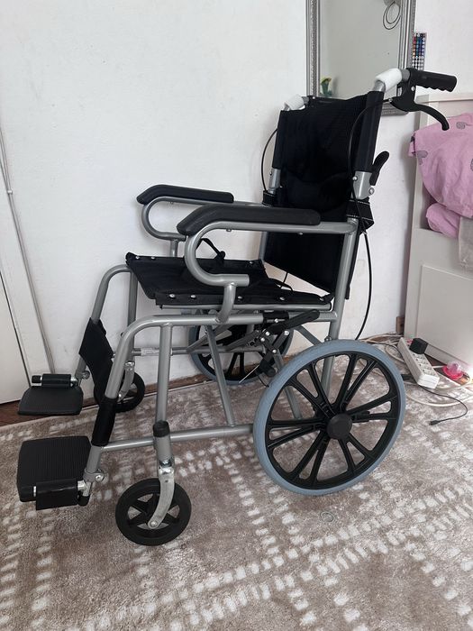Scaun transport bolnavi pliabil