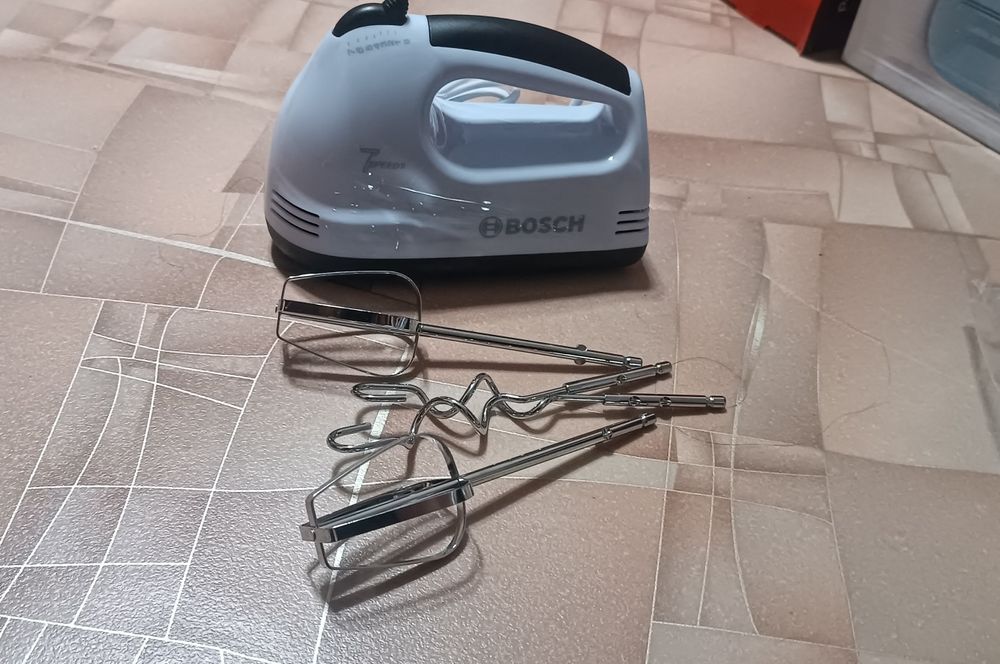 Продам миксер фирмы скарлет, bosch