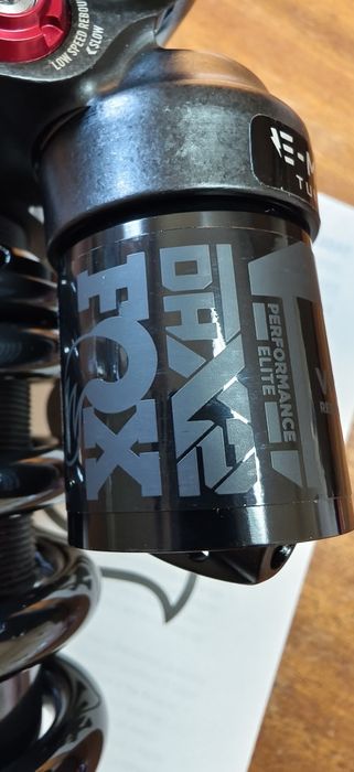 Нов FOX DHX2 Performance Elite 225x75mm Trunnion 400lbs Coil Rear Shoc