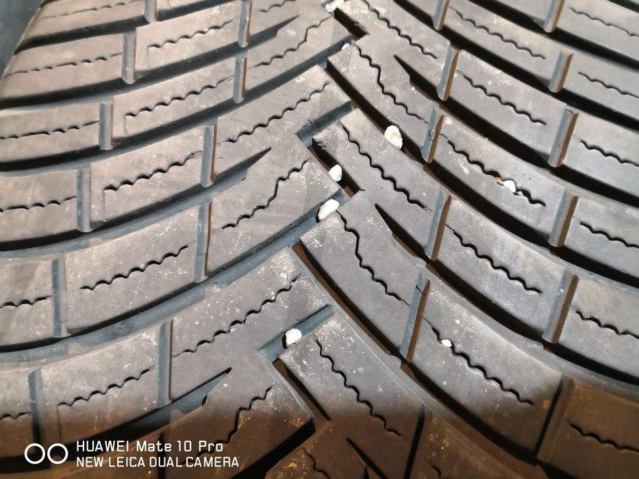 255 45 19 цола гуми като нови Pirelli dot 22