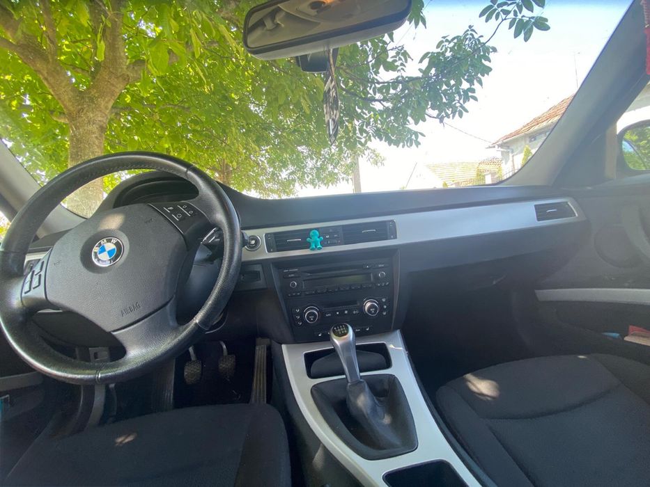 Vând BMW 318 2009 face lift