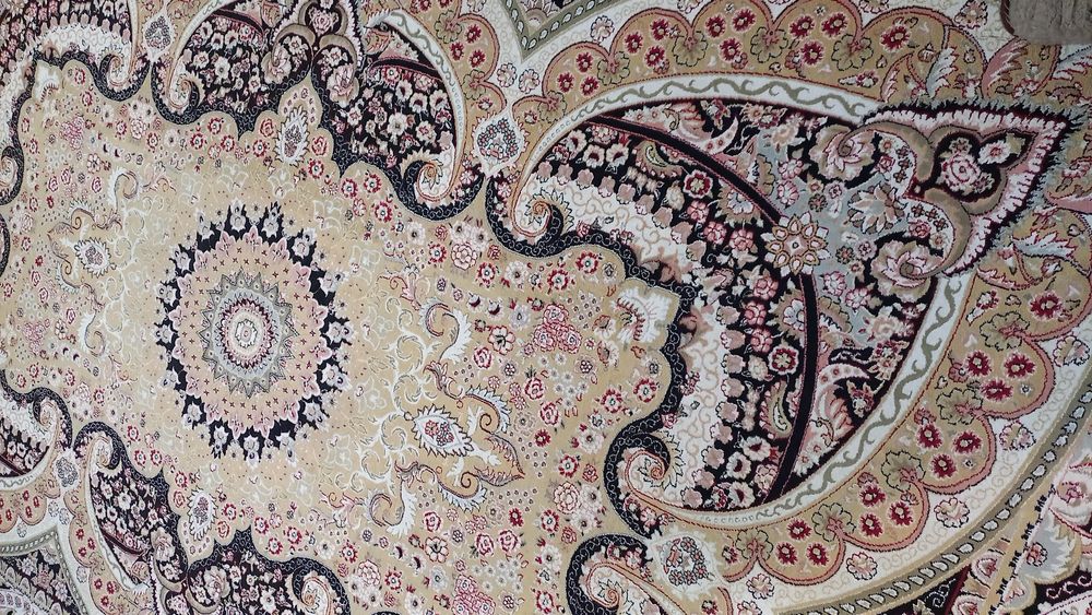 Продам в отличном состоянии шёлковый ковёр