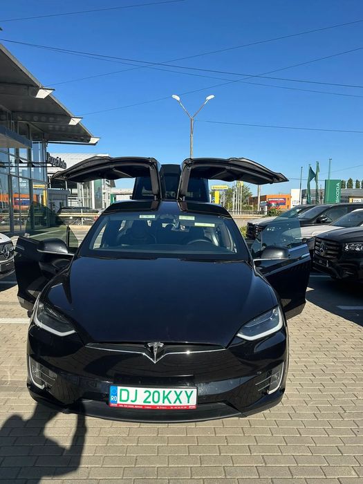 Tesla Model X Tesla Model X 100D (2018) – Negru, 7 Locuri, FSD, MCU2, Baterie 87%