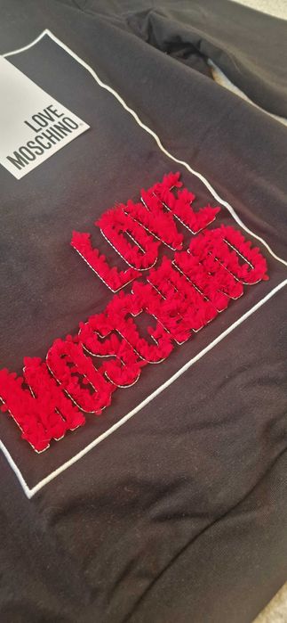 Нова чврна блуза MOSCHINO