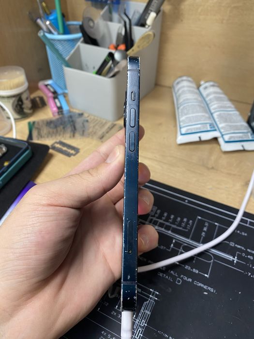 iPhone 13 сатам срочна продам