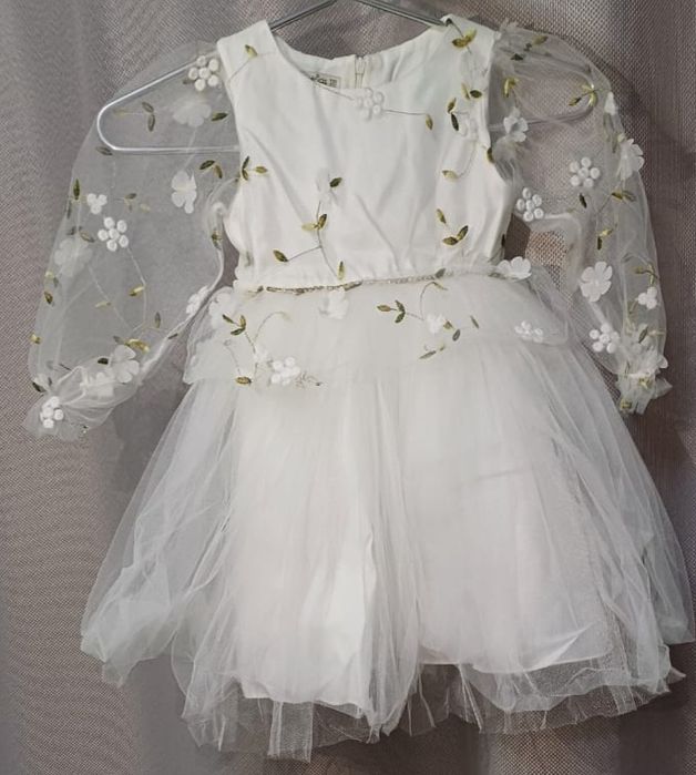 Продам платья на девочку