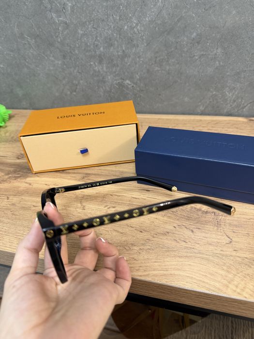 Солнцезащитные очки LV Louis Vuitton