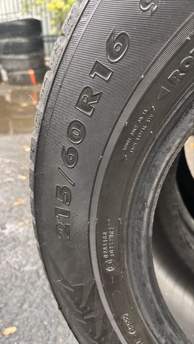Продам резину 215/60/16