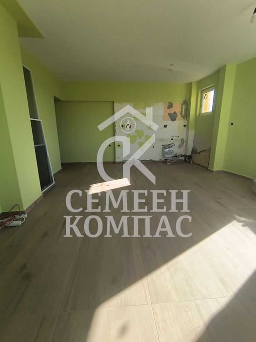 Тристаен апартамент в Кючук Париж