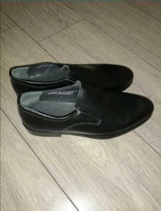 Продам мужскую обувь