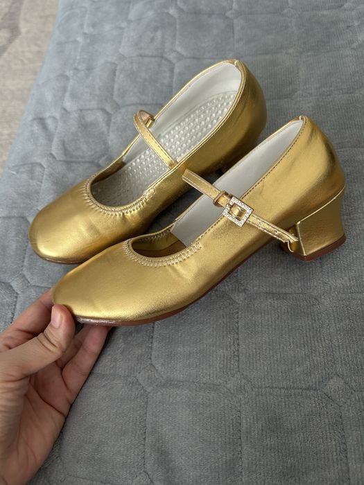 Продам туфли для танцев 35 размер