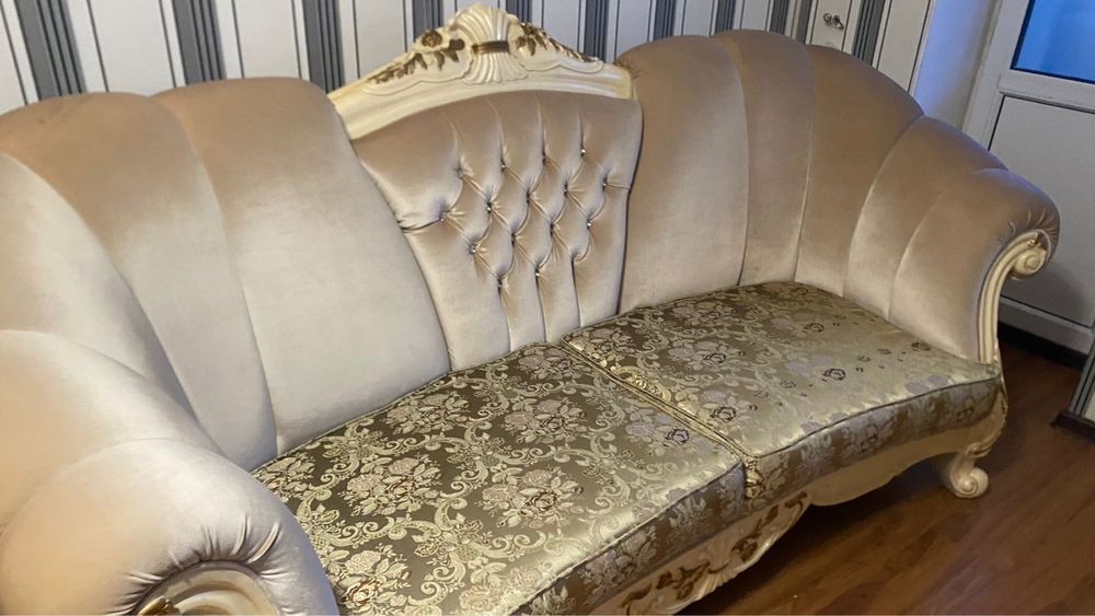 Продам 2 дивана и 2 красло