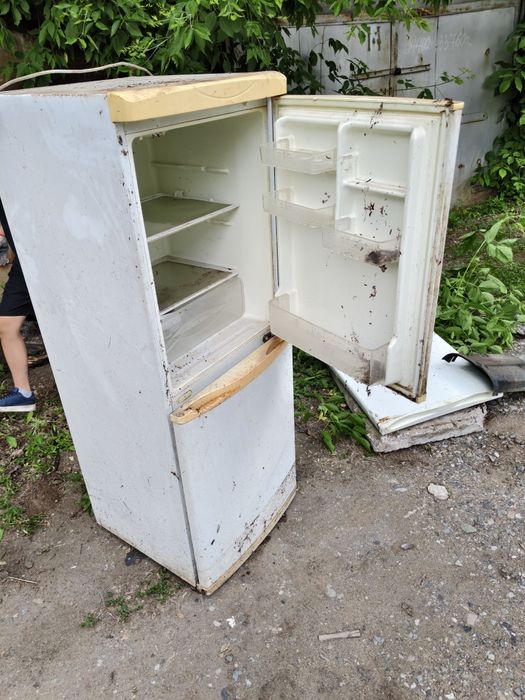 Продам холодильник