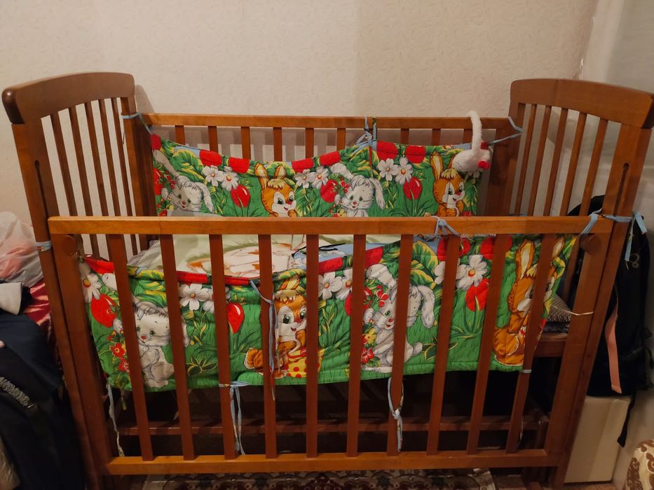 Продам детскую кроватку