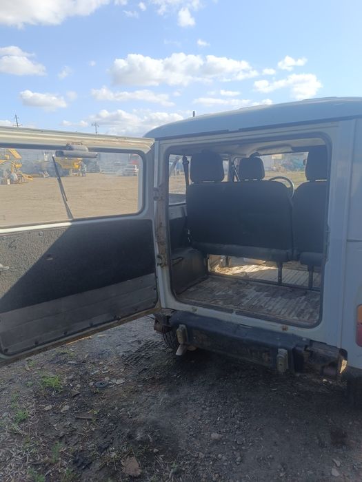 Продам УАЗ Хантер цена 1.8 торг у капота