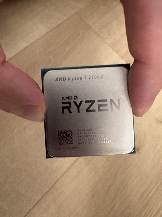 AMD Ryzen 7 2700X