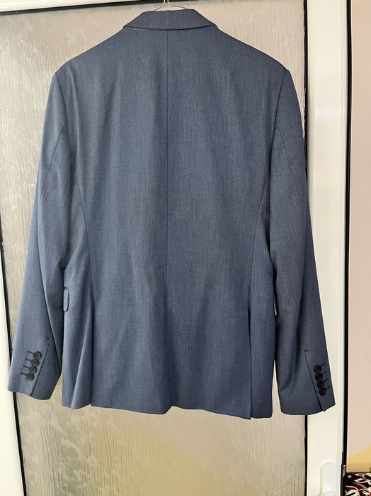 Costum de barbati. Zara