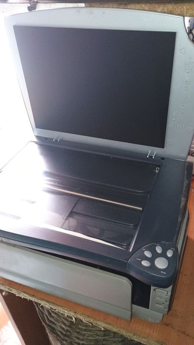 Lot IT: 3 Monitoare LCD (Dell, HP, LG) + Imprimantă Canon & Scanner Mu