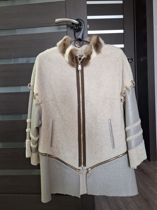 Продам женскую куртку