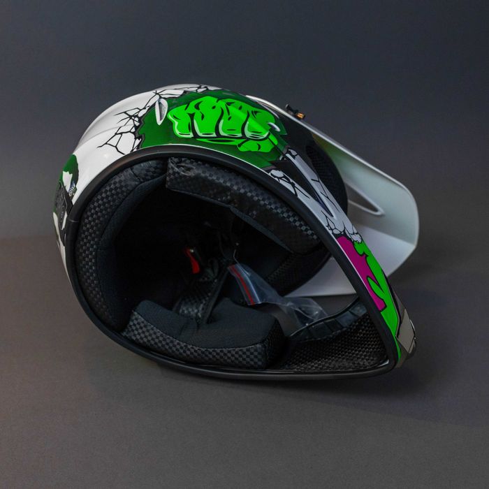 Каска с очила за ел. тротинетка , велосипед , мотокрос