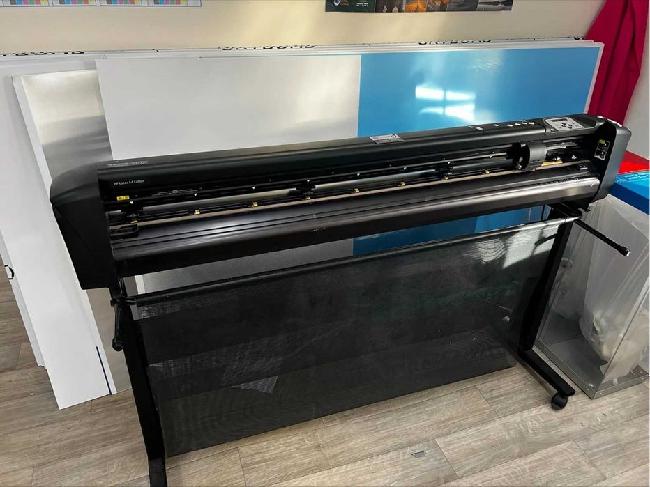 Широкоформатен латексов принтер  и плотер за рязане
