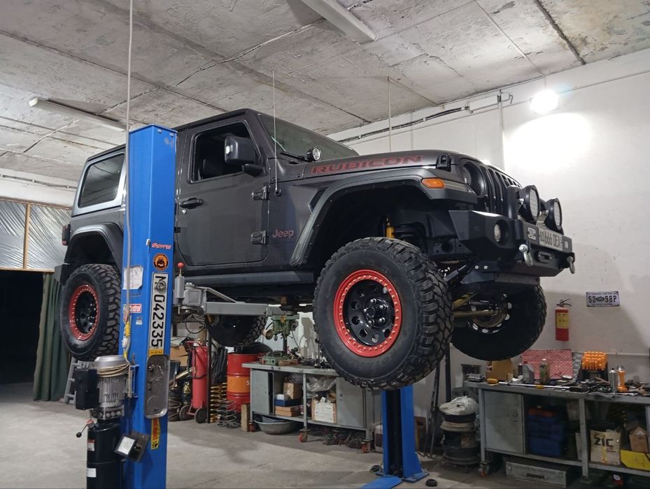 Запчасти на Jeep Wrangler. Возможна установка  !