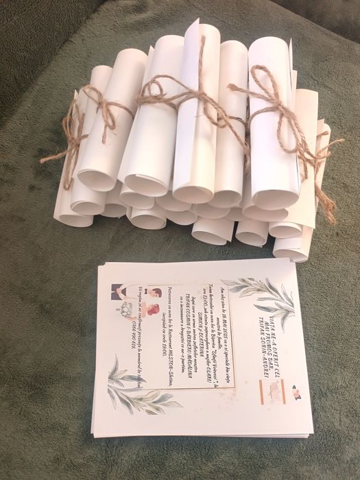 Invitații și brățări