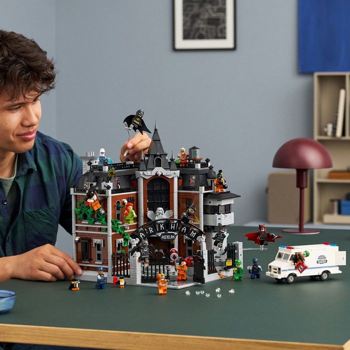 Lego 76300 Аркам Асайлъм , Lego Batman,  Lego DC Arkham Asylum 76300,  2953 части