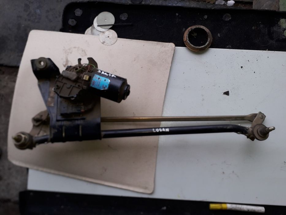 Ansamblu stergatoare cu motoras Dacia Logan