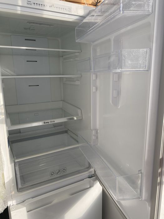 Холодильник Samsung