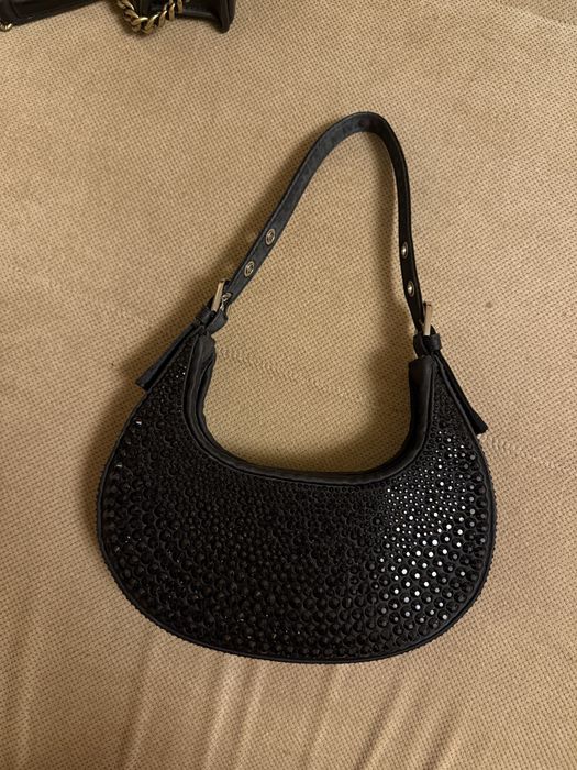 Чанти Prada, Versace, Mango
