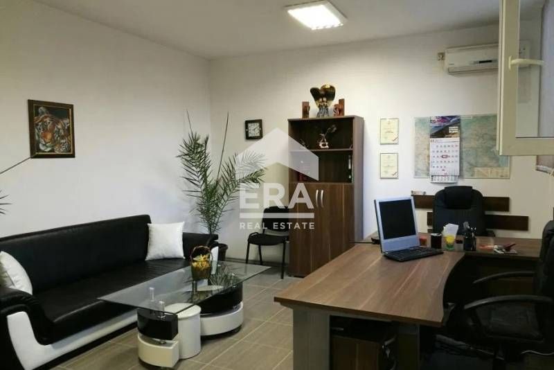 Продава се промишлено помещение с площ от 360 м², заедно със собствен