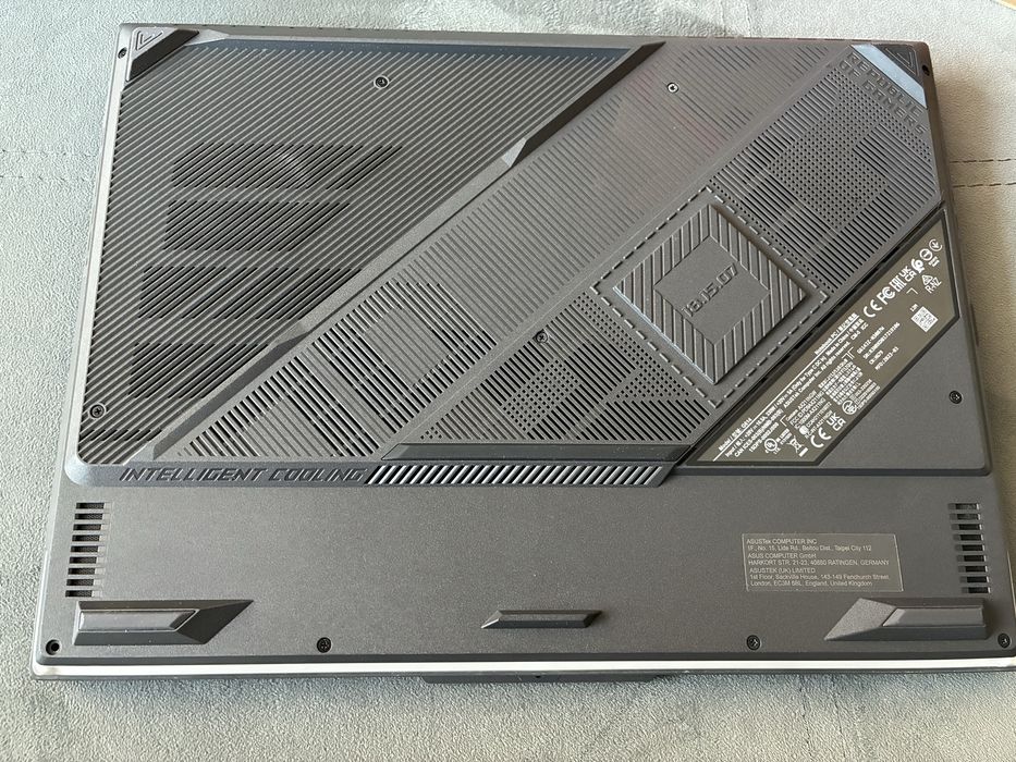 Геймърски лаптоп Asus ROG Strix G16 i7 13650HX/RTX4080/WUXGA 165Hz