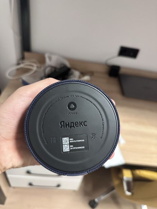 Яндекс Станция Мини с часами