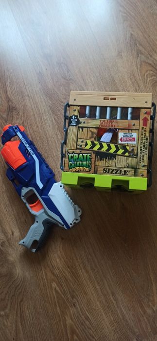 Jucarie interactiva Crate Creatures - Sizzle+Gratuit Pistol  NERF
