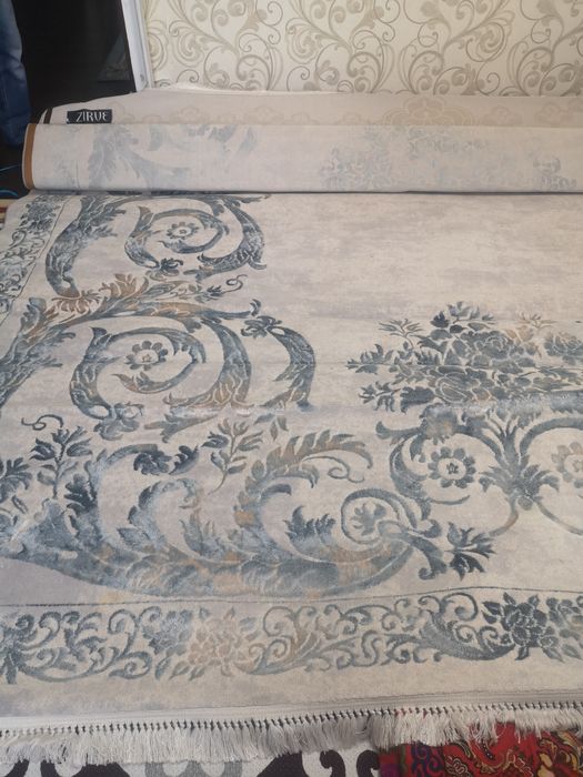 Продам ковры новые