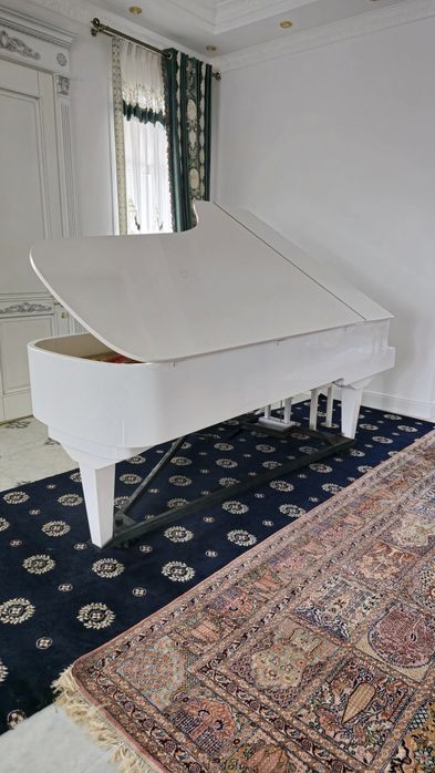 Антиквариат - Концертный рояль