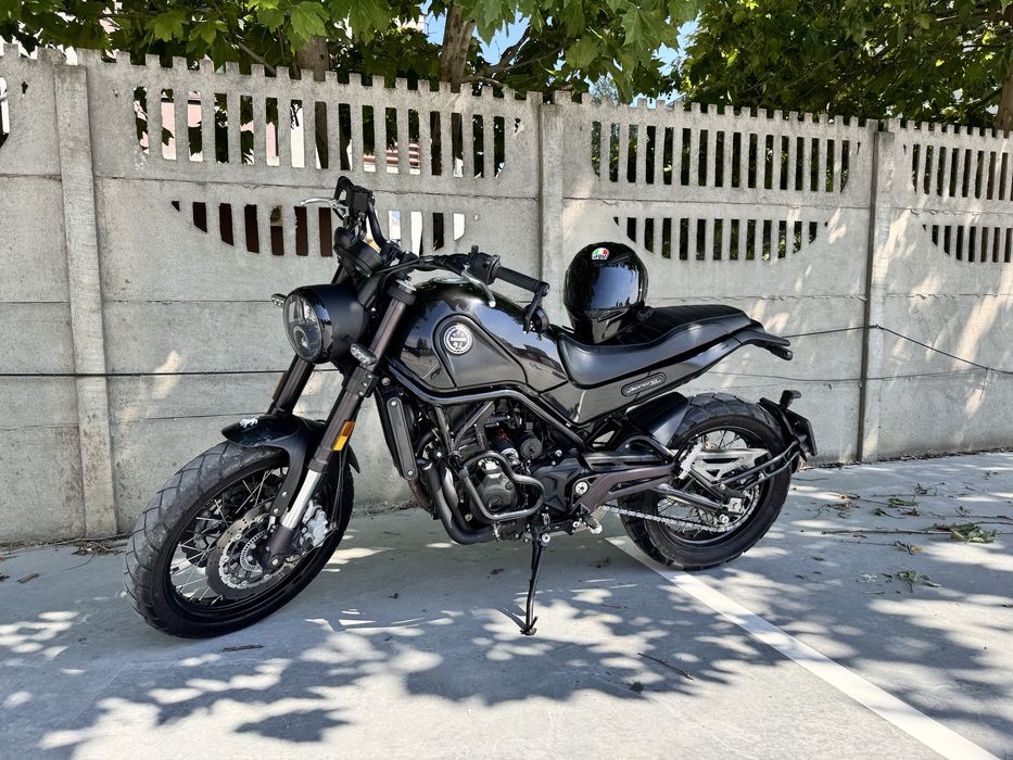 Benelli Leoncino 500 Trail 10.750 km Topcase Givi