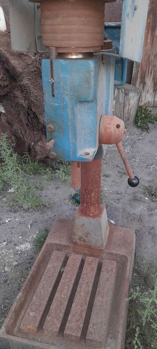 Сверлильный станок