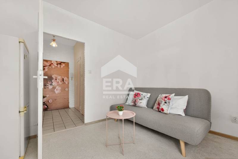 Продава се Двустаен апартамент в Варна, Цветен квартал - 40 кв.м за 2350 €/кв.м - Снимка #1