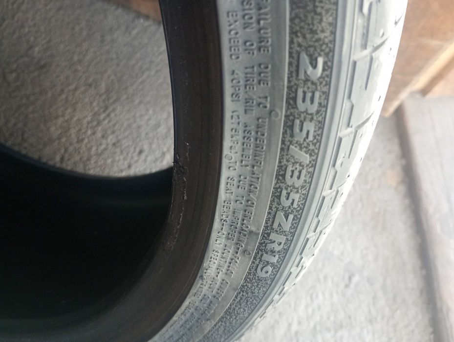 Продавам лети гуми 235/35/19