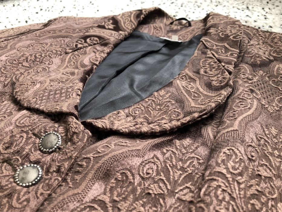 Ново дамско сако М размер