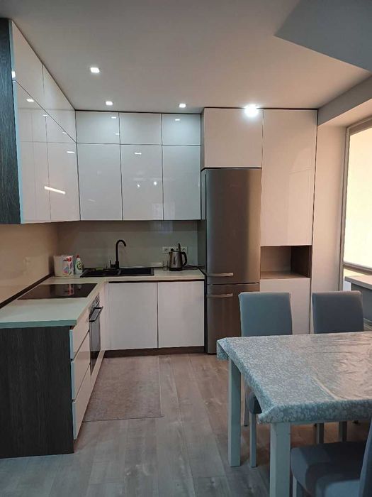 Дава се под наем Двустаен апартамент в София, Изток - 65 кв.м за 360 € - Снимка #1