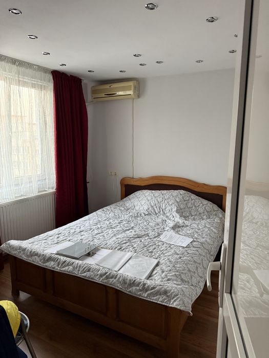 Vand apartament 3 camere
