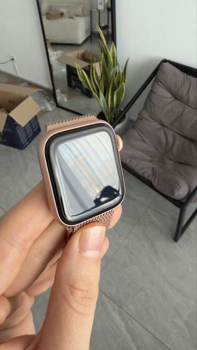 Продам Apple Watch Series 4, 40 мм.