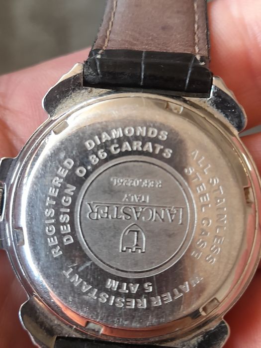 Ceas cu diamante