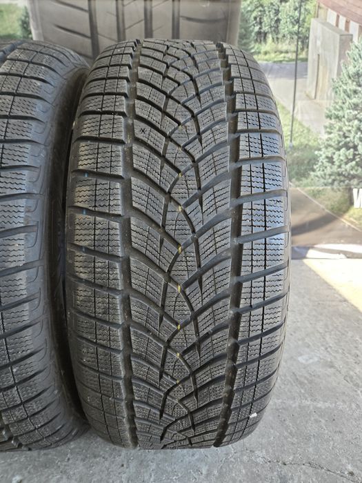 255/55/18 GOODYEAR 2бр