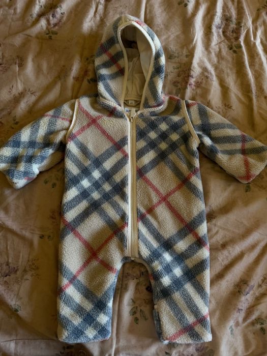 Комбинезон Burberry оригинал 6 месяцев